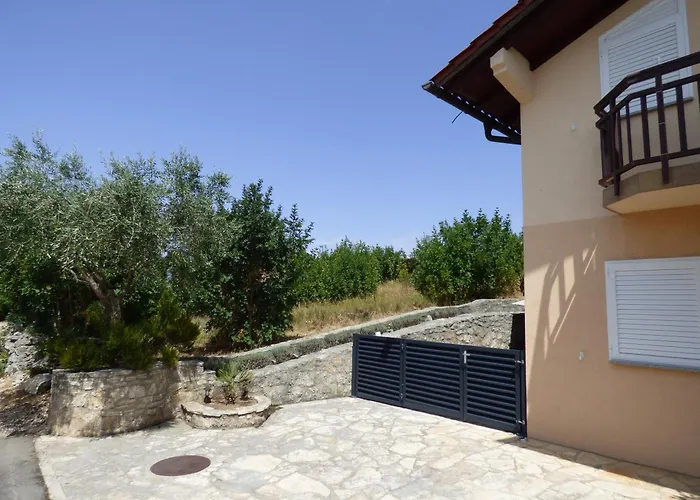 Ambiente * Ясенице